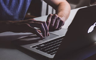 快手网红接连翻车！14亿销售额造假、躺赚30万炫富遭封杀