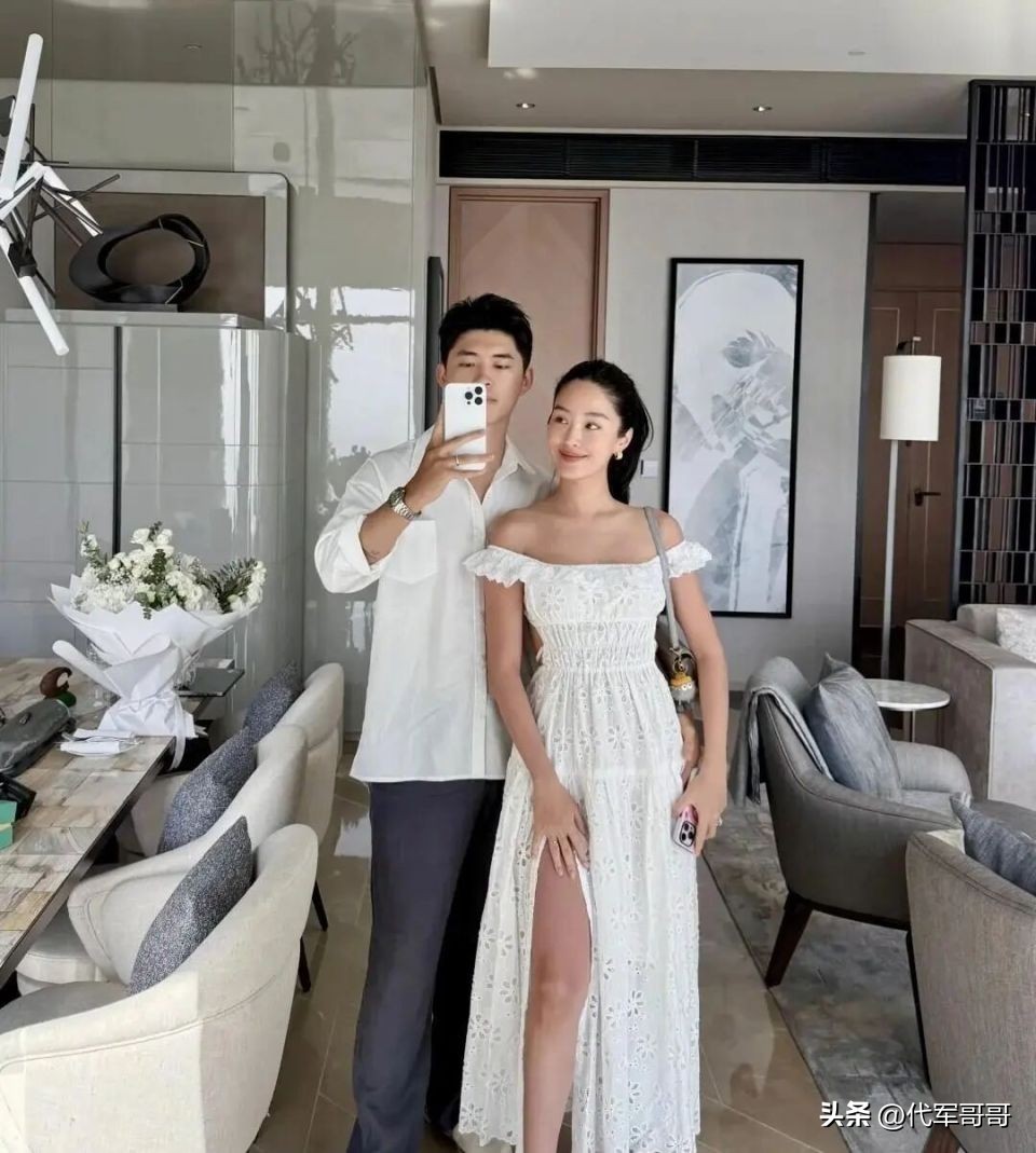 娱乐圈明星婚纱照_方力申叶萱结婚消息_2025年明星结婚名单
