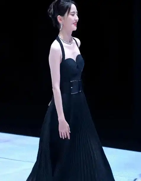 娱乐圈权力游戏_娱乐圈什么是c 位_C位争夺战