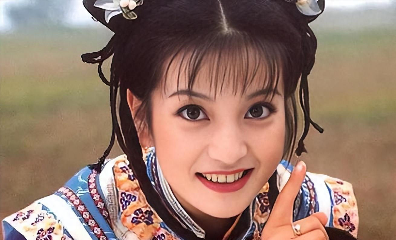 赵薇现在还在娱乐圈吗_赵薇被封杀近4年后现状_赵薇近照曝光面相变化