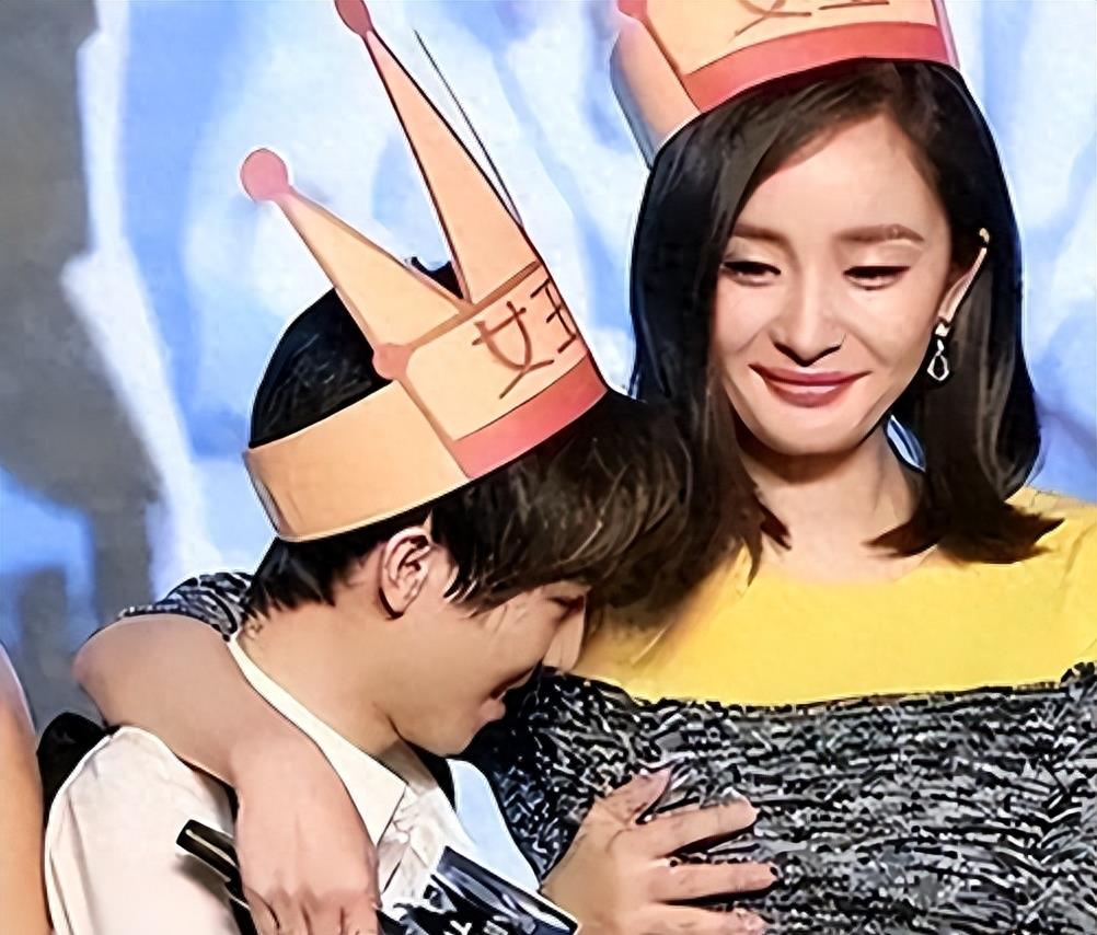 娱乐圈黑暗内幕_黑料太多不适合做明星,_明星潜规则曝光